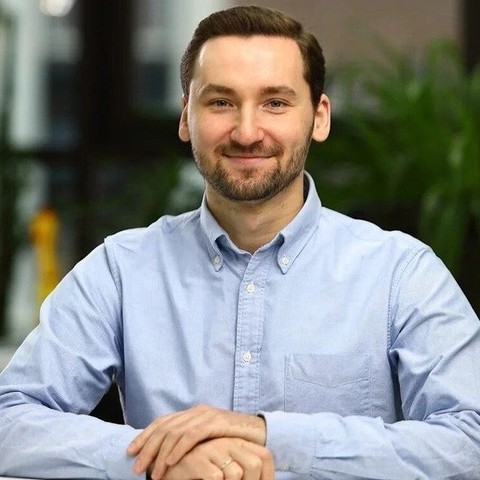 Peter Starokadomskiy